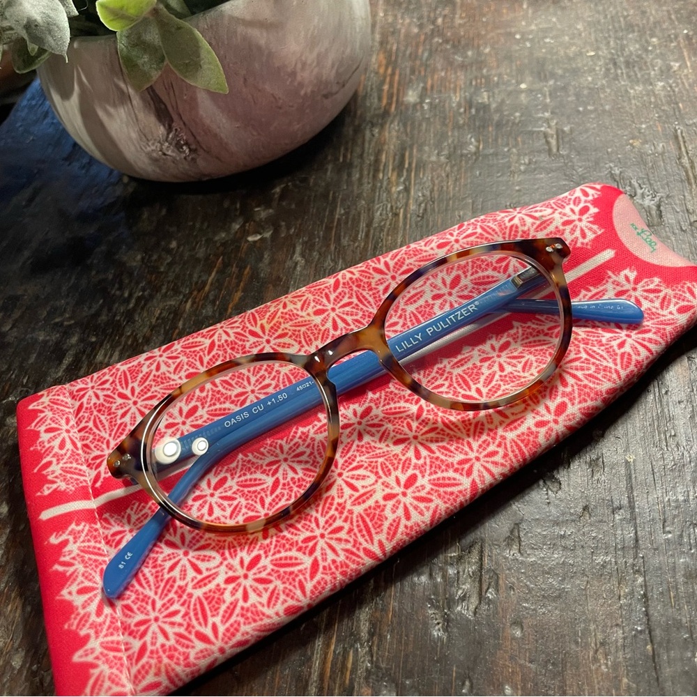 Lilly Pulitzer Oasis Tortoise with Blue Arms +1.50 readers